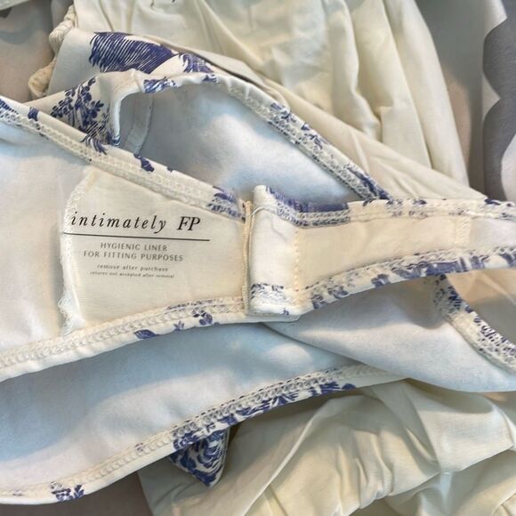 Free People Intimately Prairie Rose Bodysuit Ivory Blue Toile Print Puff Sleeve - Picture 8 of 10